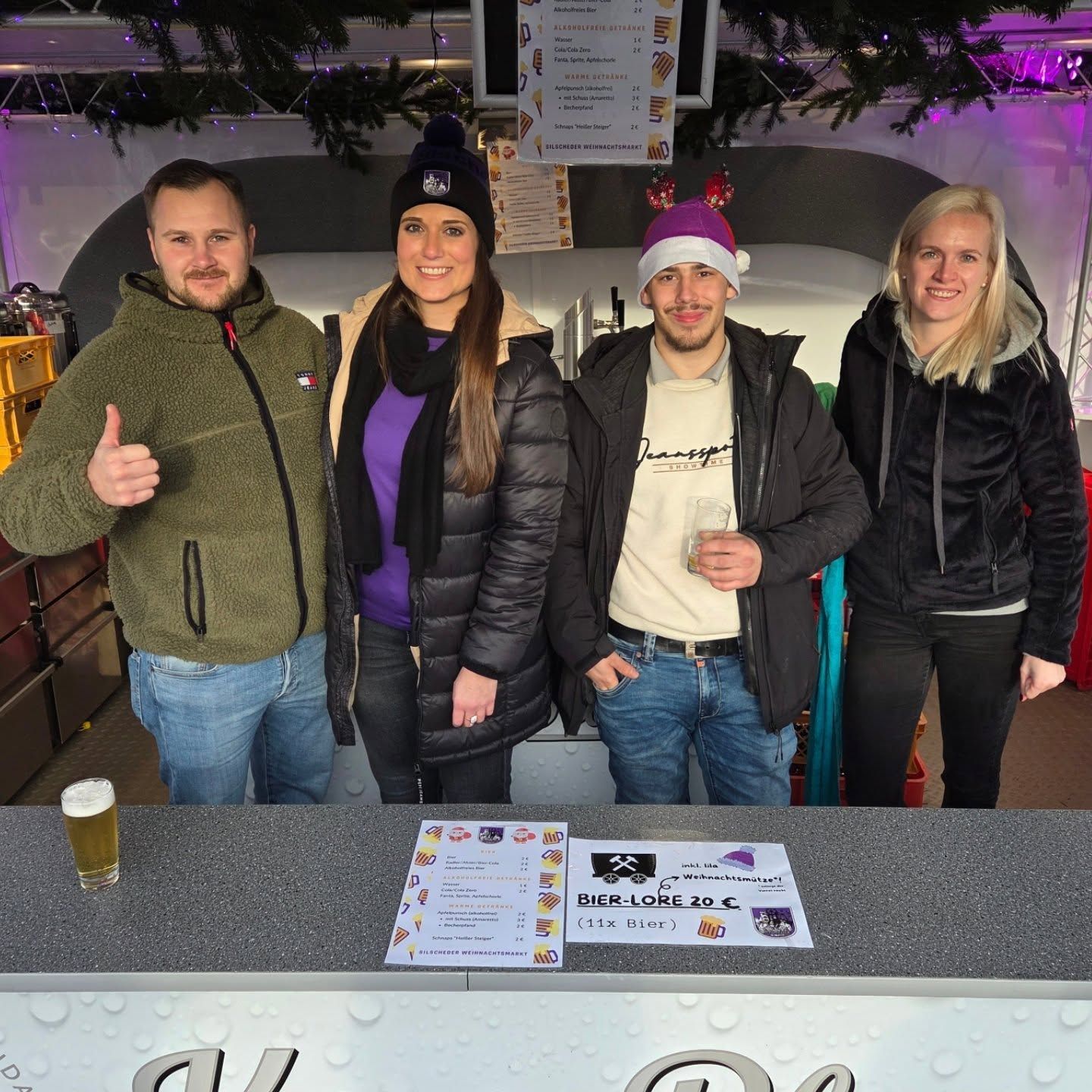 Schicht im Bierwagen auf dem Weihnachtsmarkt 2025