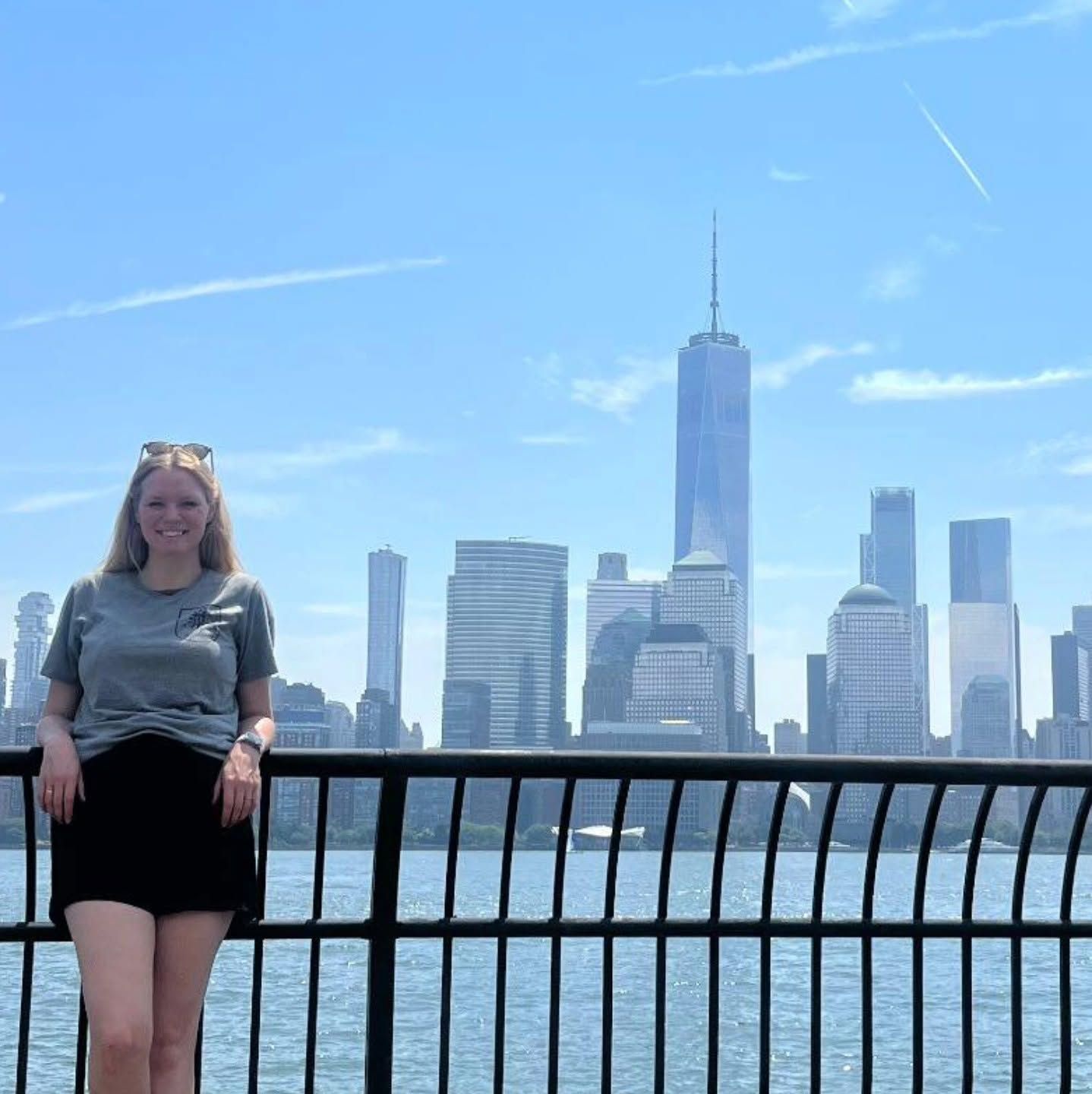 Urlaubsgruß im KG-Shirt: New Jersey mit Blick auf das One World Trade Center