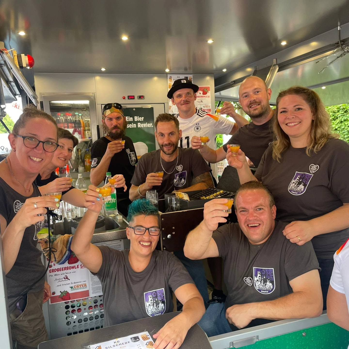 Schicht im Bierwagen am Kirmessamstag