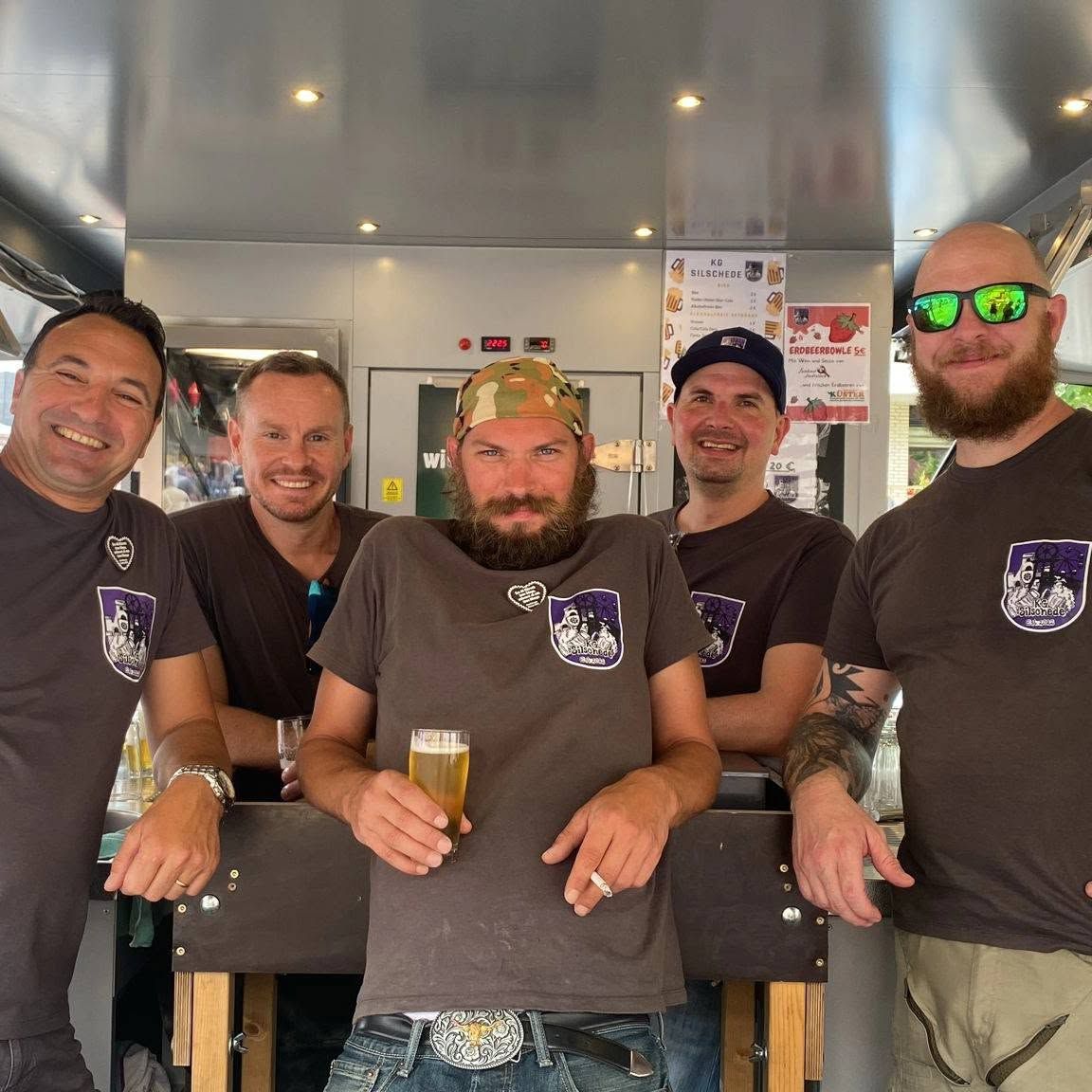 Schicht im Bierwagen am Kirmessamstag